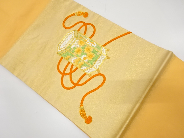 貝桶に組紐模様　刺繍　名古屋帯